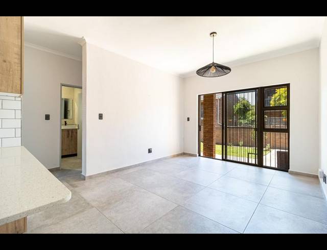 2 BEDROOM PROPERTY TO RENT IN SONSTRAAL HEIGHTS